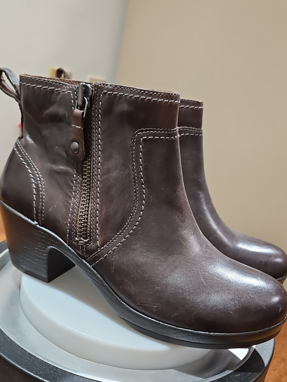 Women's Brown Leather Ankle Booties with Side Zip - Picture 4 of 14